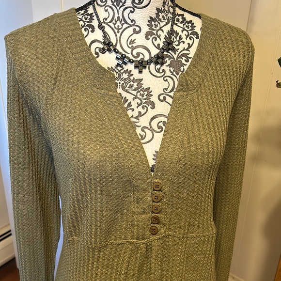 Sweet Lovely by Jen Olive Green Ruffle Top Size 3XL - Picture 2 of 9